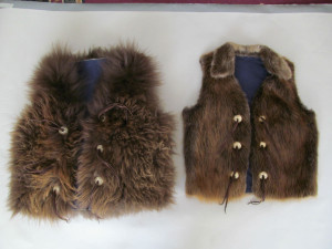 2 vests buf and beaver